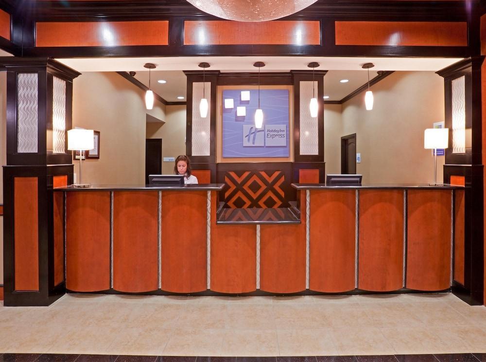 Comfort Inn & Suites Dallas Medical-Market Center Exterior photo